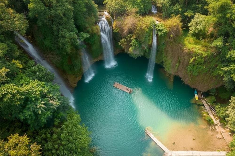 Giữ vệ sinh chung để thác Chiềng Khoa luôn giữ được cảnh quan thiên nhiên hùng vĩ vốn có